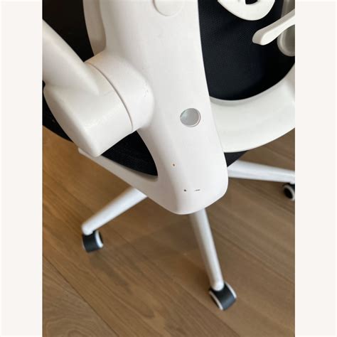 Hbada White And Black Office Chair Aptdeco