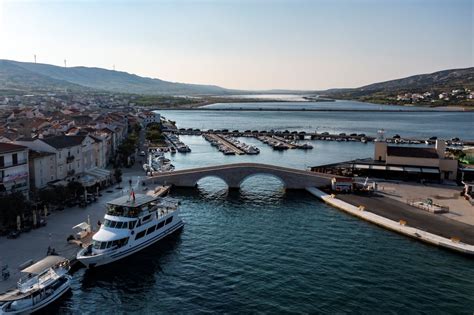 FOTO Potpuno Obnovljen Stari Obalni Zid U Pagu