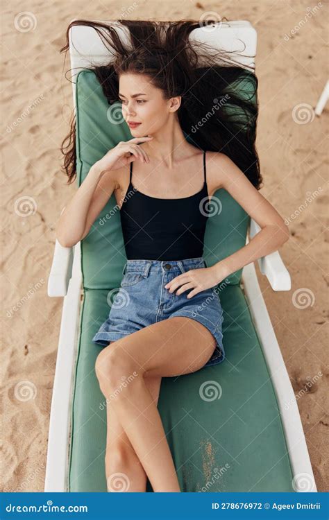 Woman Lifestyle Lying Beach Sunbed Smiling Ocean Sand Resort Sea Rest