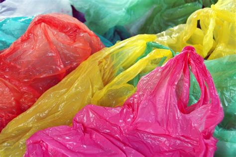 Kerajinan Dari Limbah Plastik Yang Inovatif Dan Bermanfaat