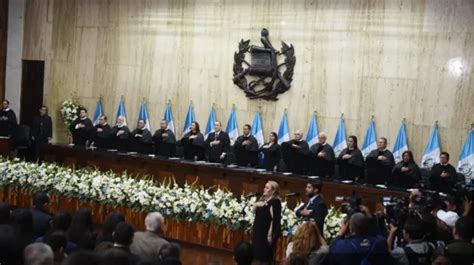 Los Nuevos Magistrados De La Corte Suprema Asumen En Guatemala