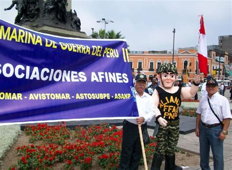 Las Fuerzas Del Orden Ffaa Y Pnp Marcha Al Congreso Del 18 Noviembre