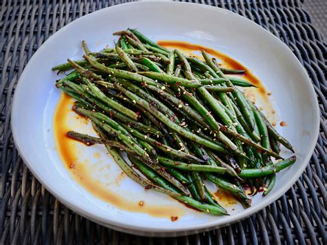 Spicy Stir-Fried Green Beans | Green beans, Baked green beans, Spicy ...