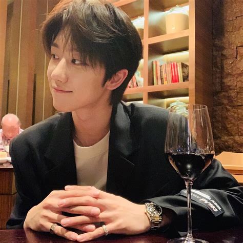 Xu Minghao Biography Height And Life Story Super Stars Bio