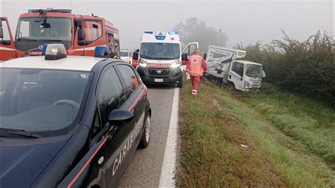 Scontro Frontale Sulla Statale Tra Cergnago E Mortara Youtube