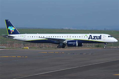 Azul E E Aircraft That Underwent A Runway Excursion In May Returns