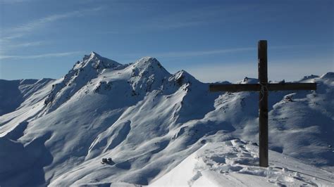 Piz Curvèr view from the summit of Piz Toissa Fotos hikr org