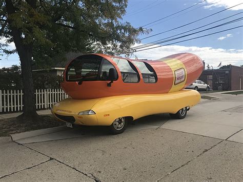 File:Oscar Mayer Weinermobile.jpg - Wikimedia Commons