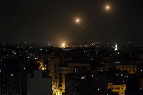 Israel Vuelve A Bombardear Gaza Dos Horas Después De La Tregua En Respuesta A Cohetes Vos Tv