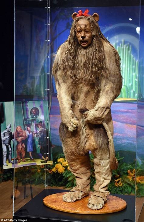 The Cowardly Lion Costume Worn By Bert Lahr In The Wizard Of Oz Sold For More Than 3 Million At