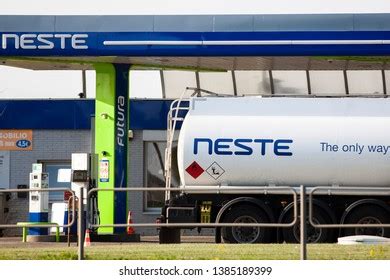 neste oil logo vector ai
