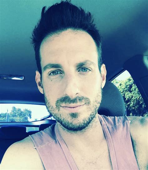 Adam Levine habla sobre su hermano gay Oye y qué guapo es Shangay