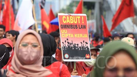 Tak Ada Kondisi Mendesak Terbitkan Perpu Cipta Kerja Kontras Dan