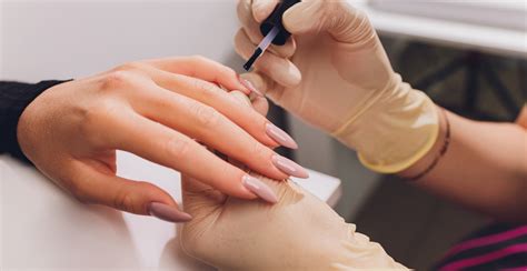 Smalto Beige Nude Look Per Unghie Chic Amiche Di Smalto