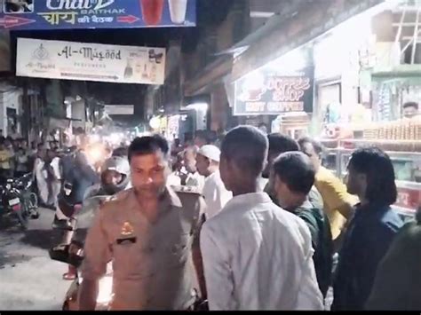 Bike Riding Miscreants Shot A Young Man Drinking Tea चाय पी रहे युवक