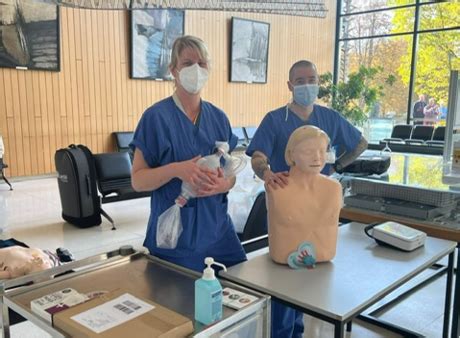 Tag Der Wiederbelebung Reanimationstraining Am Cbf Klinik F R