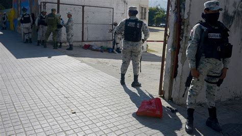 Mexican Authorities Find 5 Dismembered Bodies In Bags Near Resort Town