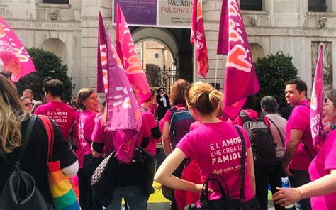 Mamme Gay Maestre Asilo Sempre A Fianco Di Bimbi E Famiglie Tgpadova Telenuovo