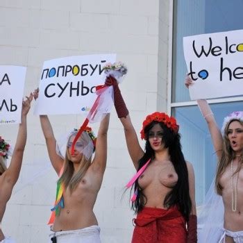 Naked Protesters Page 3 Phun Org Forum