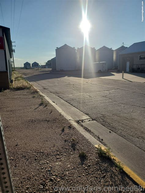 Bee I Nude OnlyFans Leaks Fappening FappeningBook