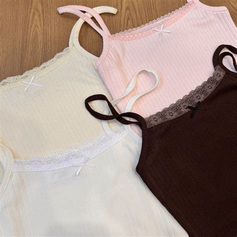 Áo hai dây phối ren và đính nơ ngực NAKED by V Lace Camisole ver 2