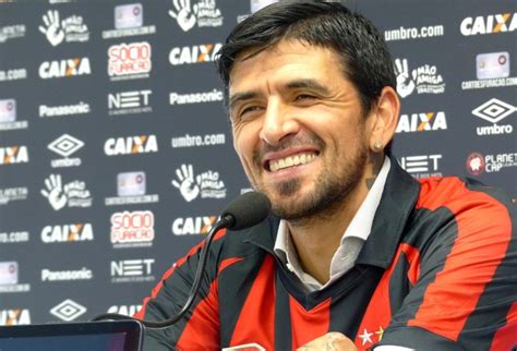 Apresentado Lucho González quer usar experiência a favor do Atlético PR