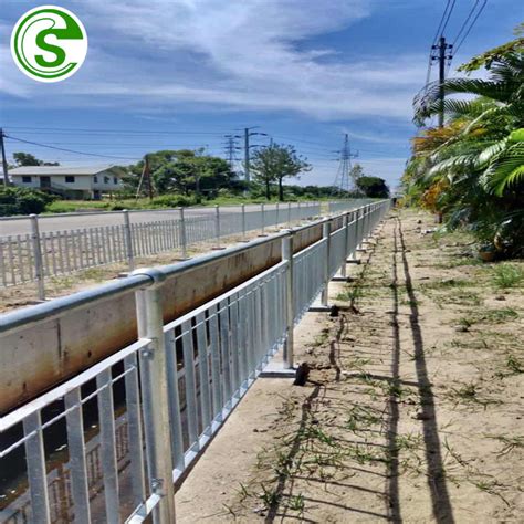 Wholesale Hot Galvanized Railing Ball Joint Handrail Stanchion China Handrailing And Railing