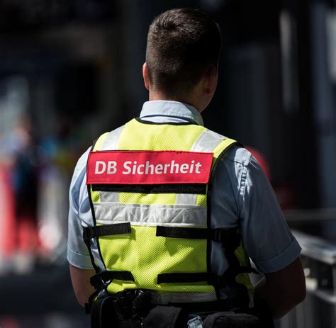 Vorbereitung auf Fußballfans Bahn stockt Sicherheitskräfte zur EM auf