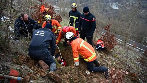 VIDEO Tarn les pompiers sauvent un chien coïncident à plus de 60