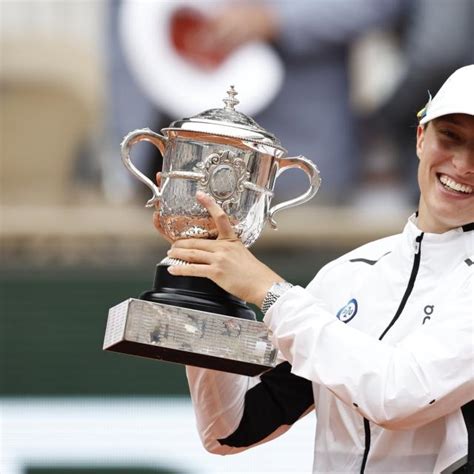 Iga Swiatek Domine Karolina Muchova Et Remporte Roland Garros Pour La