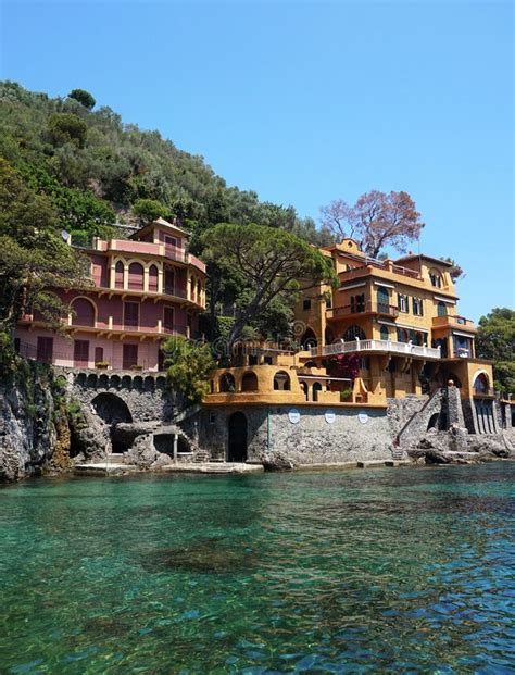 Beautiful Villas on the Shore of Portofino with Clear Green Water of ...