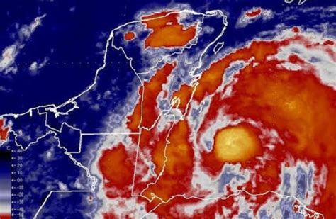 Earl Se Convierte En Hurac N Categor A A Km Al Este Sureste De