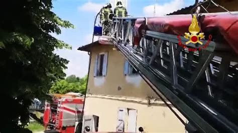 Incendio A Baricella Anziana Soccorsa Nell Appartamento In Fiamme VIDEO