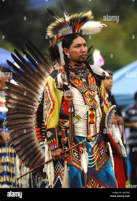 Vancouver, Canada. 29th Aug, 2014. A native Indian man participates in ...