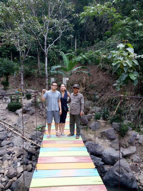 Jembatan Pelangi Wisata Air Terjun Kebo Amuk Sorga Tersembunyi Di Desa