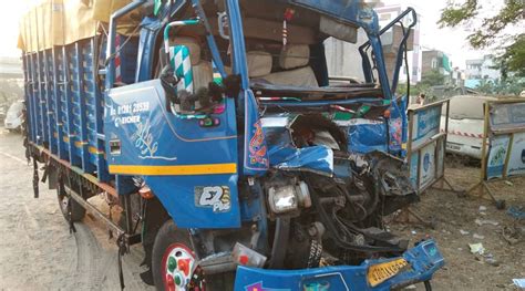 Eleven Killed In Truck Collision In Gujarat Pm Expresses Condolence India News The Indian