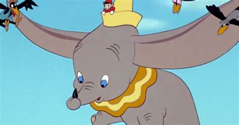 Dumbo Versão atores dirigida por Tim Burton não será remake da