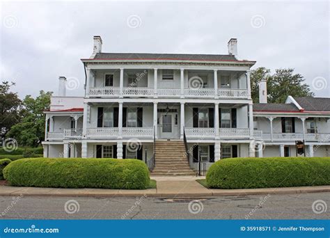 Colonial House Stock Image - Image: 35918571