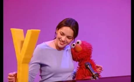 Rick's Picks: Norah Jones Sings "Don't Know Why" on Sesame Street - Dr ...