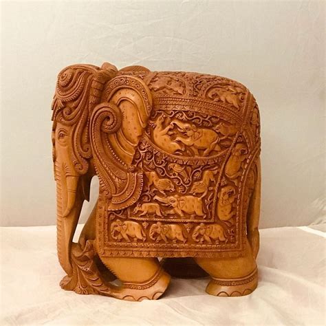 Brown Sandalwood Fine Hand Carved Elephant Statue For Home Decor Size