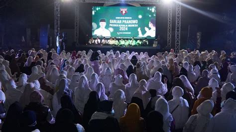 Relawan Gelar Istighosah Dan Sholawat Akbar Ribuan Santri Di Serang