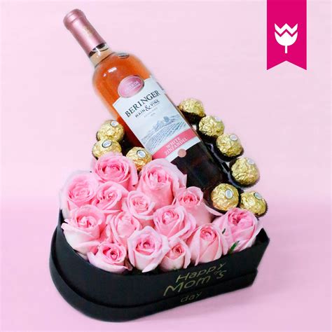 Caja Corazón Con Rosas Ferreros Y Vino Flores4u