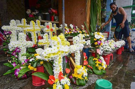 Presyo Ng Bulaklak Kandila Sa Maynila Halos Linggo Bago Undas Abs