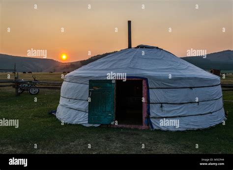 Mongolian Ger Hi Res Stock Photography And Images Alamy