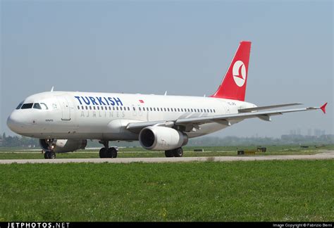 Tc Jpd Airbus A Turkish Airlines Fabrizio Berni Jetphotos