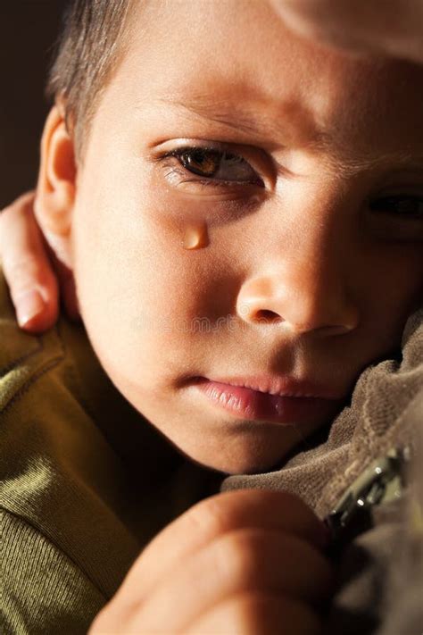 Pleurer Triste D Enfant Photo Stock Image Du Expression 24040224