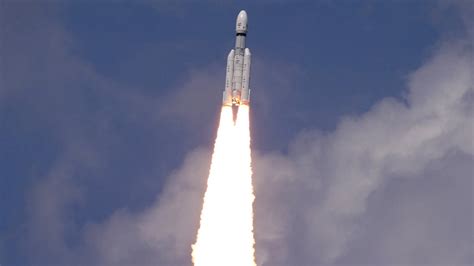 ISRO Confirms Uncontrolled Re-Entry of Chandrayaan-3's LVM3 Rocket into ...