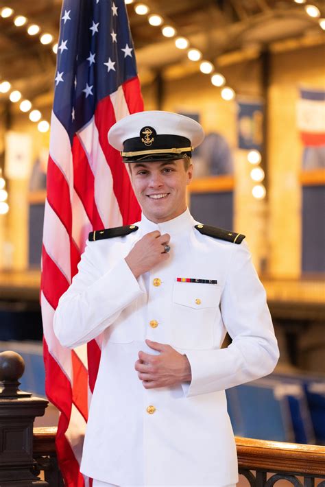 Which Uniform Should You Wear To Your Midshipman Photography Session