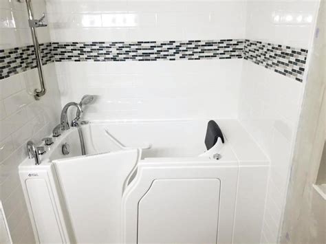 Walk-In Bathtub Installation in Bakersfield, CA ｜Cal-Energy Contractors