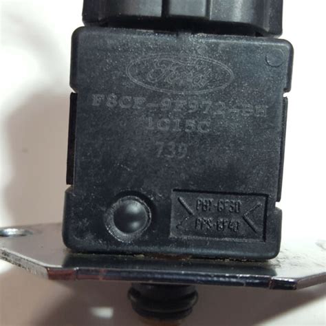 1999 2004 Ford Focus Fuel Pressure Regulator Valve Oem F8cf 9f972 Bh 2000 2001 Ebay